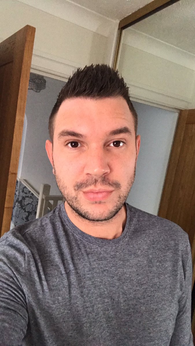 joecousins89's tweet photo. Ever have one of those baths where you get out and feel fresh as fuck? Today is that day โบ๏ธ๐๐ป canโt beat a decent face mask & peel. #SundayVibes #BathFresh #Selfie #NoFilter https://t.co/i2mHWFiP4v