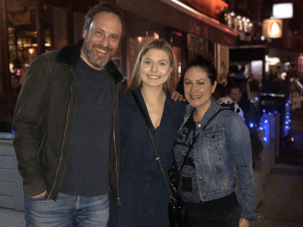 liv_lyme's tweet photo. Great night catching up with @danaparish &amp; her husband Andy. Look for @LymeBook new book coming out in May. 💚 https://t.co/F1zGh0oLQH