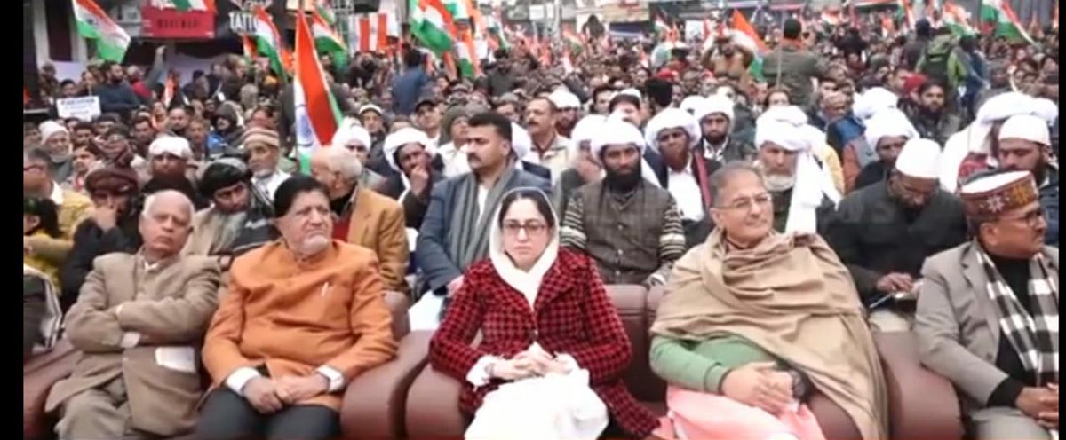 BJP4JnK's tweet photo. #IndiaSupportsCAA
Big support in favour of CAA in J&amp;K 
Jammu People Fourm organised mammoth rally at Prade Ground, Jammu. https://t.co/nmVLvUE9Ie
