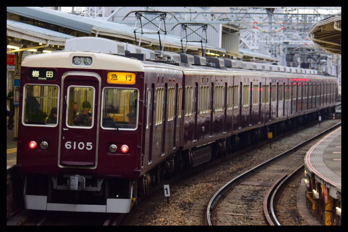 SNOOPY1T0K4's tweet photo. 石橋にて両車ともに正面フックのハロゲン未更新車7018fとデカ幕6005f。どちらも今後の動きが気になる…。#阪急電鉄 #阪急電車 #7018f #6005f https://t.co/KT5GvHyV4D