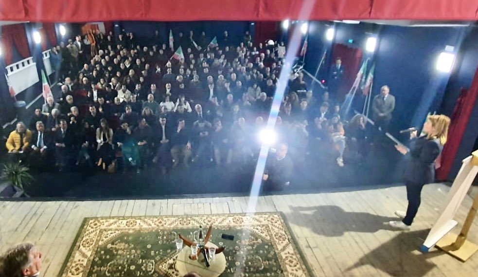 tripodimaria's tweet photo. #Siderno, #IlFuturoParteDaQui #ConTestaECuore #26Gennaio @_Giuseppe_Romeo #SantelliPresidente🇮🇹 @Antonio_Tajani https://t.co/KeW4I6bFJi