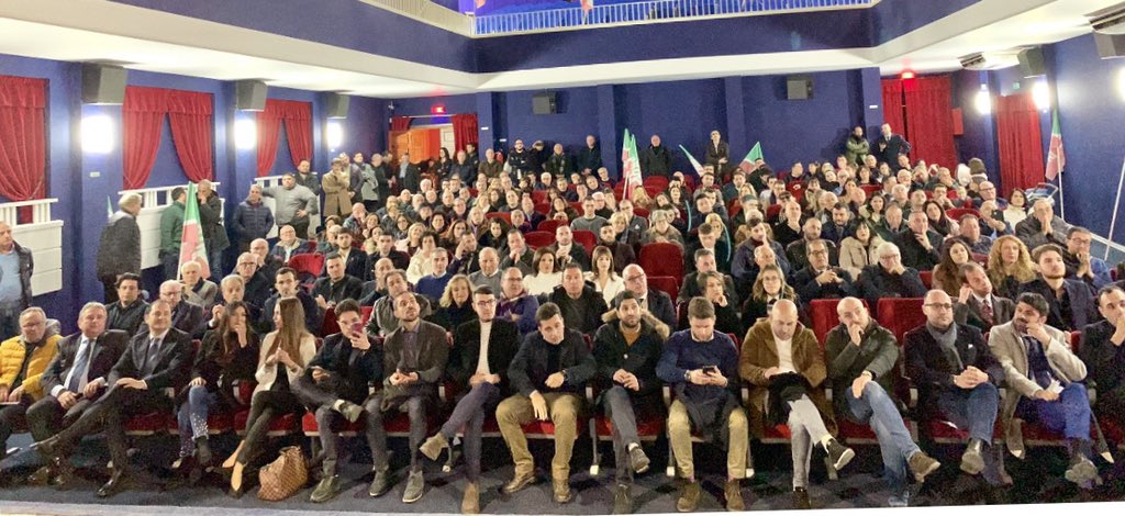 tripodimaria's tweet photo. #Siderno, #IlFuturoParteDaQui #ConTestaECuore #26Gennaio @_Giuseppe_Romeo #SantelliPresidente🇮🇹 @Antonio_Tajani https://t.co/KeW4I6bFJi