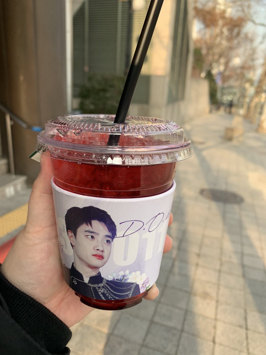 Doong_D0112's tweet photo. #세상_모든_행복_다_경수에게
컵홀더랑 특전 너무이뻐✨
@happy_dyo_day https://t.co/p4WhQC6trK