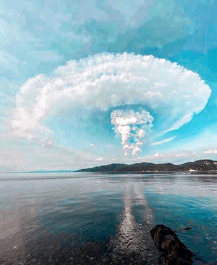 gemmaleighpinto's tweet photo. โโกโ LOVE & PRAYERS FOR THE PEOPLE iN TAAL,BATANGAS!!๐๐ฝ๐ต๐ญ#PrayForThePhilippines #TaalPhilippines #TaalVolcano #TaalLake #Philippines #GemTweets โโกโ https://t.co/jOPEUmihLo
