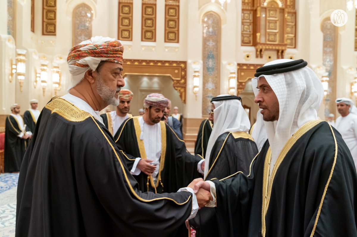 ADMediaOffice's tweet photo. محمد بن زايد يقدم واجب العزاء في وفاة المغفور له السلطان قابوس إلى جلالة هيثم بن طارق سلطان عمان الشقيقة. سموه نقل إلى جلالته تعازي رئيس الدولة "حفظه الله" وخالص مواساته لأسرة آل بوسعيد الكريمة والشعب العماني الشقيق. https://t.co/p5ISh8GjwR