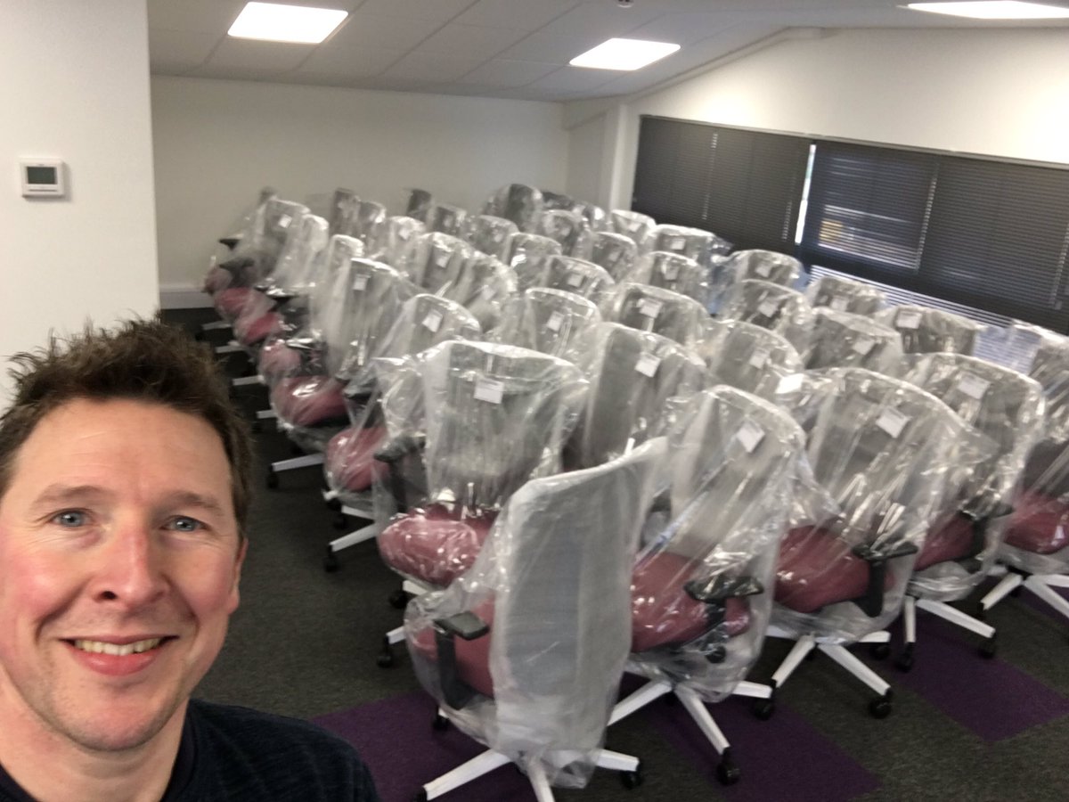 ActivBusinessUK's tweet photo. Busy morning this weekend! Looking forward to sharing the final results of our latest #officefurniture installation next week #officedesign #Buckinghamshire https://t.co/oYllfs6OaL
