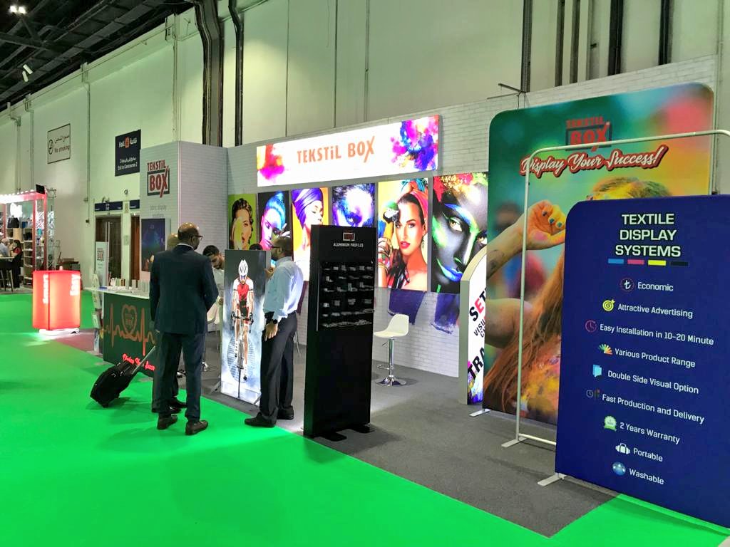 tekstilbox's tweet photo. 2020'nin ilk fuarı SGI Dubai'den merhaba.🙋 Üç gün boyunca devam edecek olan SGI Dubai'de 6-C41'deki standımıza bekliyoruz.✨
#DisplayYourSuccess #TekstilBox #SgiDubai2020 #SgiDubai #textilebox #lightbox #dijitalbaskı #reklam #exhibition #textileframe #ledbox #lightframe #led https://t.co/bPqXhtqXD7