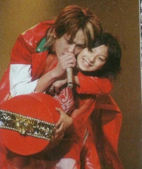Eb45_bbv's tweet photo. 育てられたように子は育つんだなあ。血よりも濃いものではつながっている関西大家族が大好きです。 https://t.co/eaXpjV1Zoo