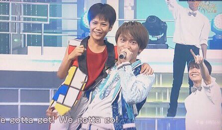 Eb45_bbv's tweet photo. 育てられたように子は育つんだなあ。血よりも濃いものではつながっている関西大家族が大好きです。 https://t.co/eaXpjV1Zoo