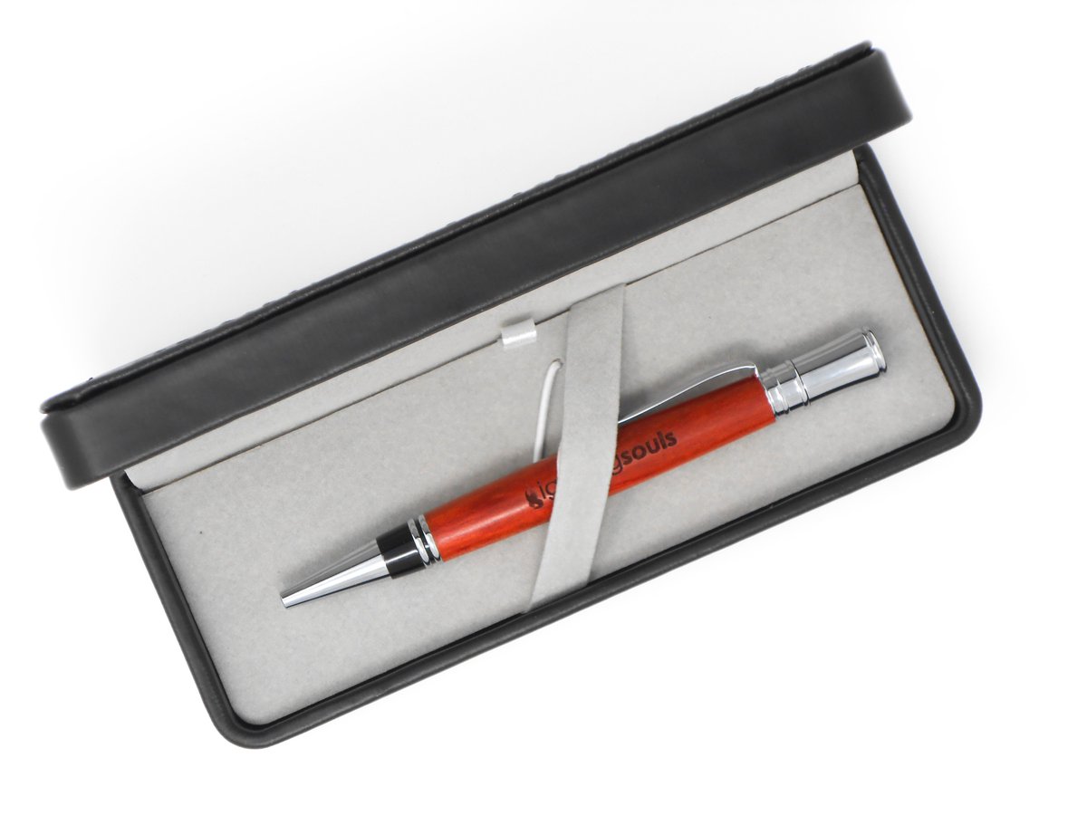 SamuelPenCo's tweet image. Commissioned Pen. Limited Edition. 100+ of these pens to the SOLD OUT Igniting Souls Conference in Ohio last year. 🔥 Gorgeous Redheart with Chrome. 🖋 🔥#ISC19