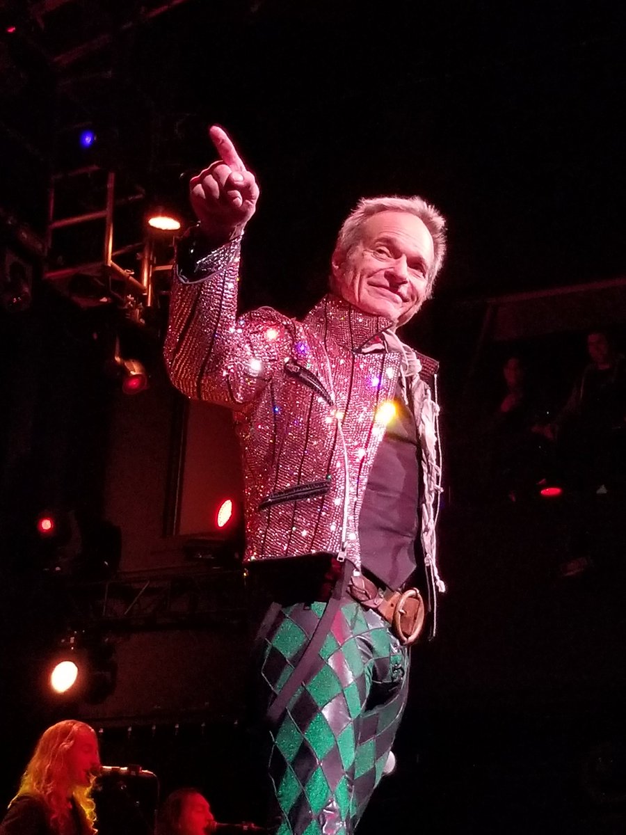ScottSkeezix's tweet photo. #DLRLV David Lee Roth HOB https://t.co/zt1aKVriUd