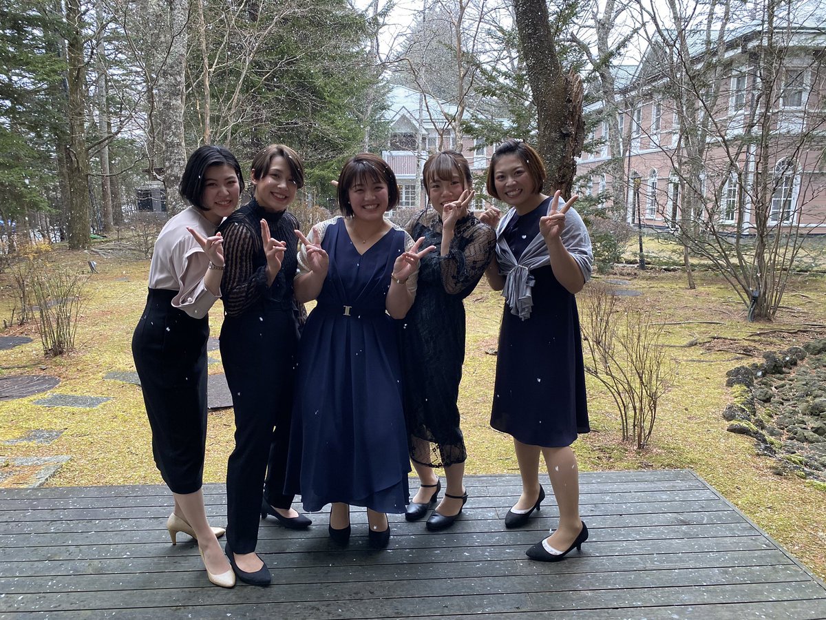 出口クリスタ Christa Deguchi 初の結婚披露宴参列 結婚式というのはいいものですね 雪が舞う軽井沢での式は素晴らしかった そして新郎新婦 とても綺麗で見惚れた 母と妹に選んでもらった衣装 どう足掻いても三角巾は隠せなかった そして幾年 出口クリスタ Christa Deguchi 初の結婚披露宴参列 結婚式というのはいいものですね 雪が舞う軽井沢での式は素晴らしかった そして新郎新婦 とても綺麗で見惚れた 母と妹に選んでもらった衣装 どう足掻いても三角巾は隠せなかった そして幾年