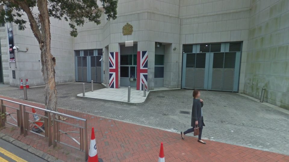 This is embarrassing. 

Some people actually seem to think that <a href="/UKinHongKong/">UK in Hong Kong 🇬🇧</a> allowing right of way over its consular land invalidates diplomatic “inviolability” of that land. 

Hint: it doesn’t. 

British Nationals in HK need an urgent statement from <a href="/DominicRaab/">Dominic Raab</a>