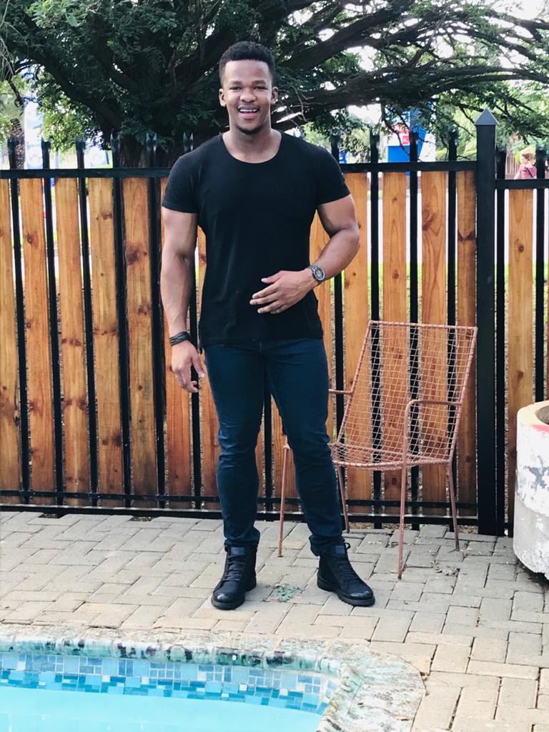 lllledwaba's tweet photo. 🗣Stop asking me why I'm still single, Let's mingle...
#Umjolowithazola #SingleFlame
#SundayThoughts #SingleMingle https://t.co/of4VkxaeQB
