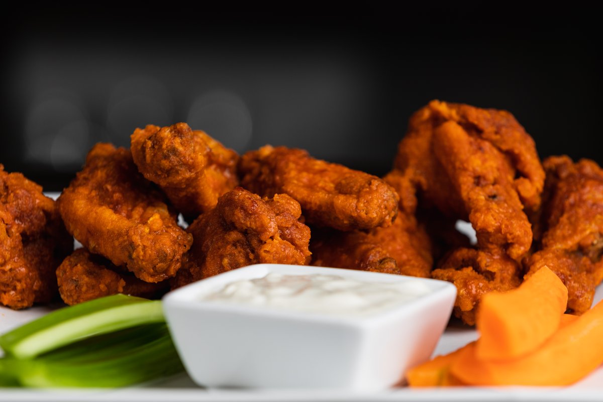 publichousenyc's tweet image. Join us today for some Wings, Beer, and Football 🏈 

#publichousenyc #nyc #footballinnyc