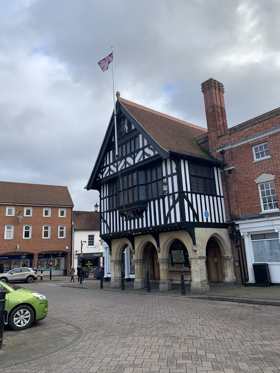 jamesenjoyrelax's tweet photo. Impromptu road trip and wander about olde worlde Saffron Walden - such lovely characterful houses - and colours too! 🏠🏠🏠🏠🏠👍👍👍 #sunday #saffronwalden #dayout #roadtrip #sundaywalk #oldeworlde #timberhouse #saffronwaldenwalk #sundayvibes #escapethecity https://t.co/B7SRSK3Xbk