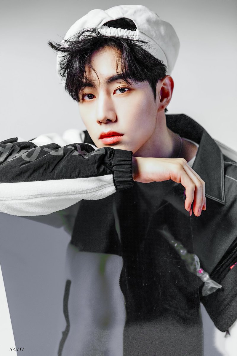 markvely93's tweet photo. 200112 UNNAMEDideal Magazine vol 01
#MARK #GOT7 #마크 #갓세븐 https://t.co/Ytrp320EX5