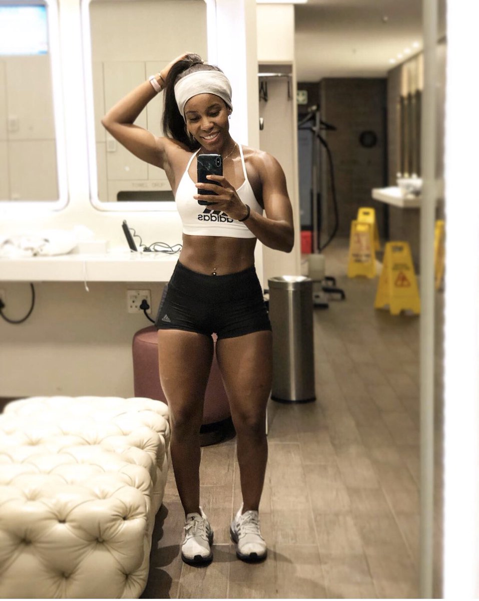 Happy Sunday 🌻 Check insta story for today’s workout 😉 #queenfitnass #heretocreate #shieldready #consistency #fitnessjourney #fitness #fitnessmotivation #fitnessmodel #fitspo #fit #fitfam