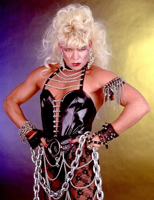 Happy birthday to the late, great Luna Vachon! 