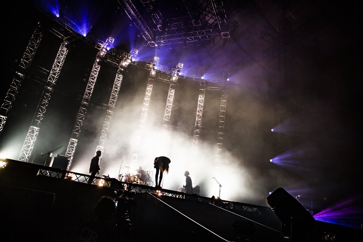 super_beaver's tweet photo. 【#ラクダ放題 】

「都会のラクダ ″ホール＆ライブハウス+アリーナ″ TOUR 2019-2020 ～スーパー立ちと座りと、ラクダ放題～」

国立代々木競技場第一体育館

歩みの最先端に過去一番の光景があったこと本当に嬉しく思います！

2020年最高の幕開け！
今年も沢山会いましょう！
photo by @cazrowAoki https://t.co/NlhBf2DOuP