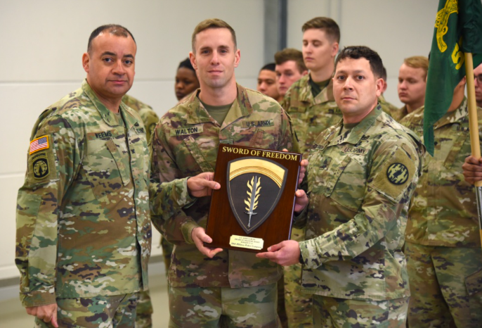 USArmyEURAF's tweet photo. Congratulations to the 59th MP Company, which received the Sword of Freedom award for being the best military police unit in the European theater. #StrongEurope 👏 👏 👏 https://t.co/YK1NODx8vq