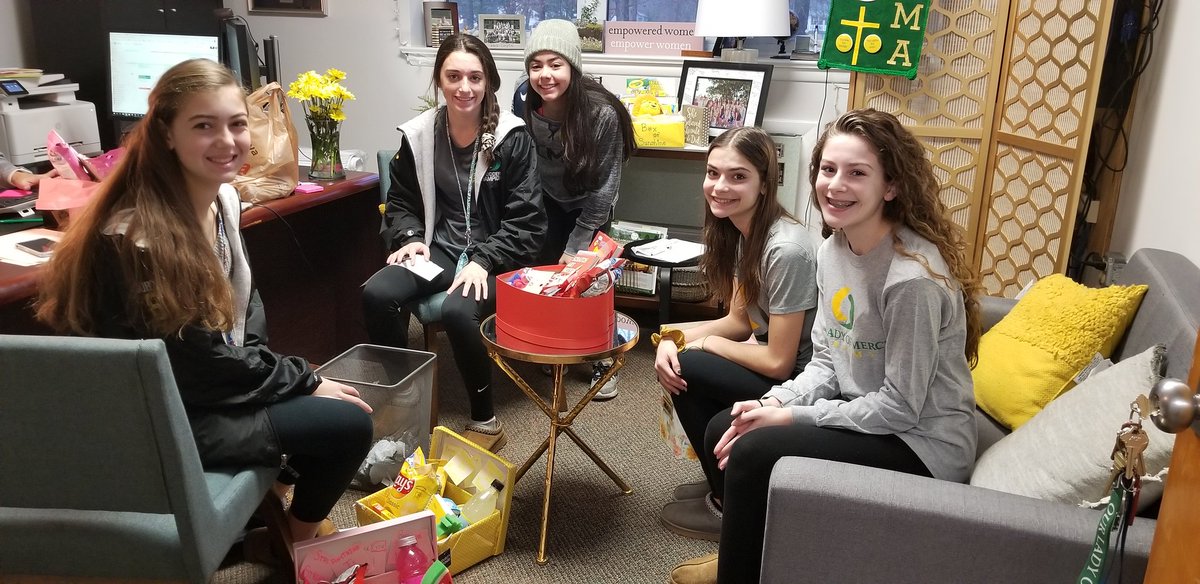 OLMA_NJ's tweet photo. @OLMA_NJ #CompassionQuest #MiniMester team is hitting the road to deliver a bit of "sunshine" to unsuspecting people all across Gloucester County. #OLMACares #Sisterhood https://t.co/LN4tFBAlQS