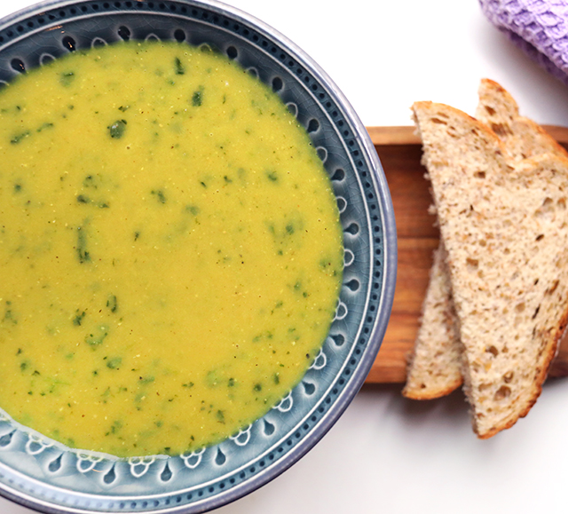 veganmisjonen's tweet photo. God søndag! Bloggen er oppdatert med varmende LINSESUPPE MED SPINAT! 🍀 Værsågod, ta en titt: https://t.co/SfaoUDpxNf https://t.co/9YdlAW2EVY