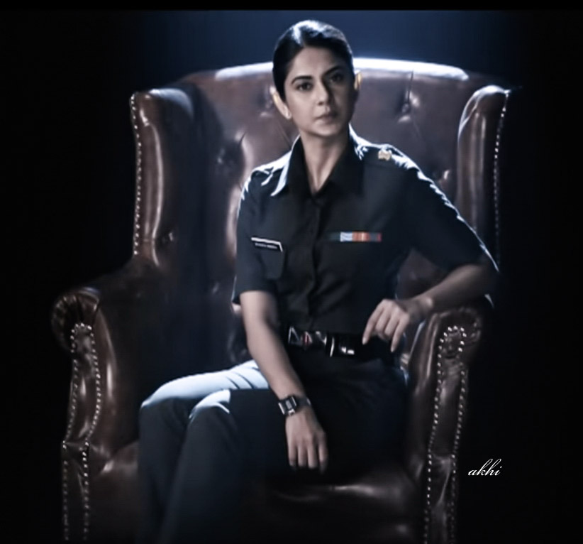 JihiaJ's tweet photo. #JenniferWinget
#dpiff #dpiff2019 #TelevisionStarOfTheDecade #GoldAwards2020 @VikasKalantri @abhialmish @Dpiff_official #LionGoldAward2020 #LionGoldAwards2020 #LionGoldAward @LionRajuVM https://t.co/vPvcEOMhEG