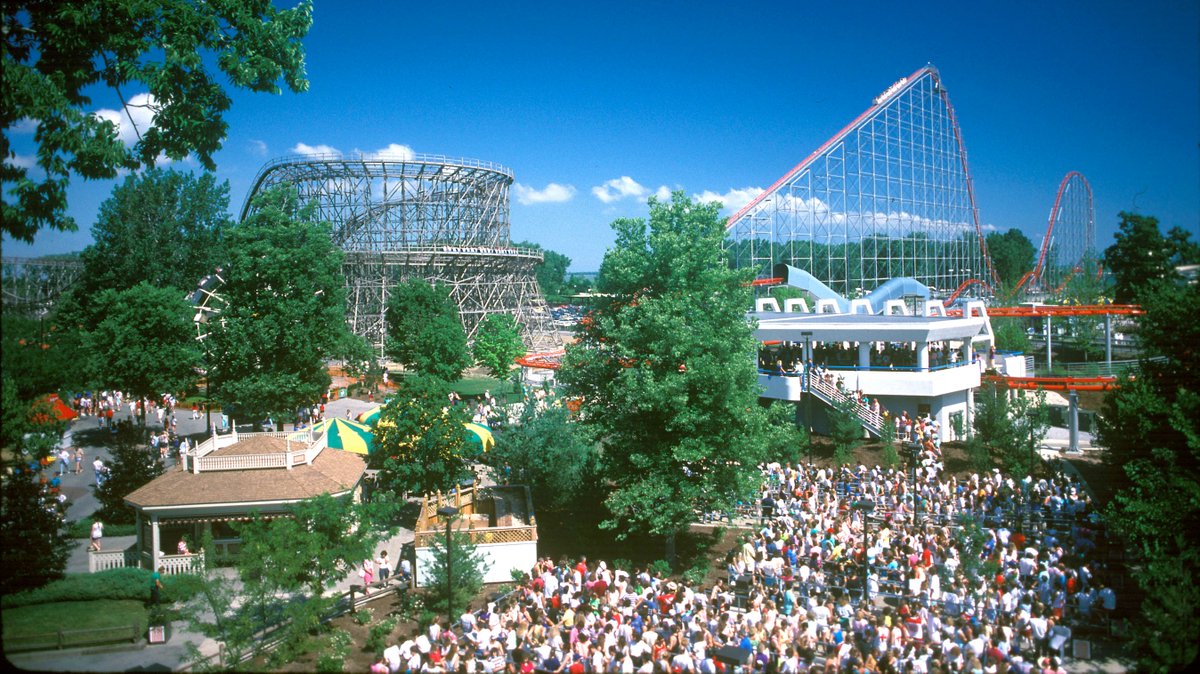 cedarpoint's tweet image. 118 days until Opening Day! 

Magnum XL-200 debuted in 1989 to enormous popularity as the first roller coaster to ever top 200 feet! #CP150