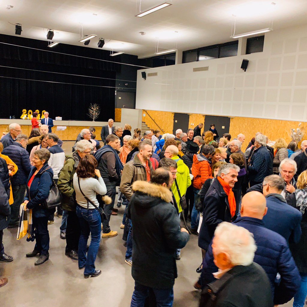 Jean_LucFUGIT's tweet photo. Beaucoup de monde à cérémonie de vœux de #Orlienas Merci au Maire Thierry BADEL pour son invitation qui m’a permit de présenter mes vœux à celles et ceux que j’ai l’honneur de représenter à l’@AssembleeNat! Des échanges nourris sur l’actualité ont suivi la cérémonie officielle... https://t.co/S23ysTOzAf
