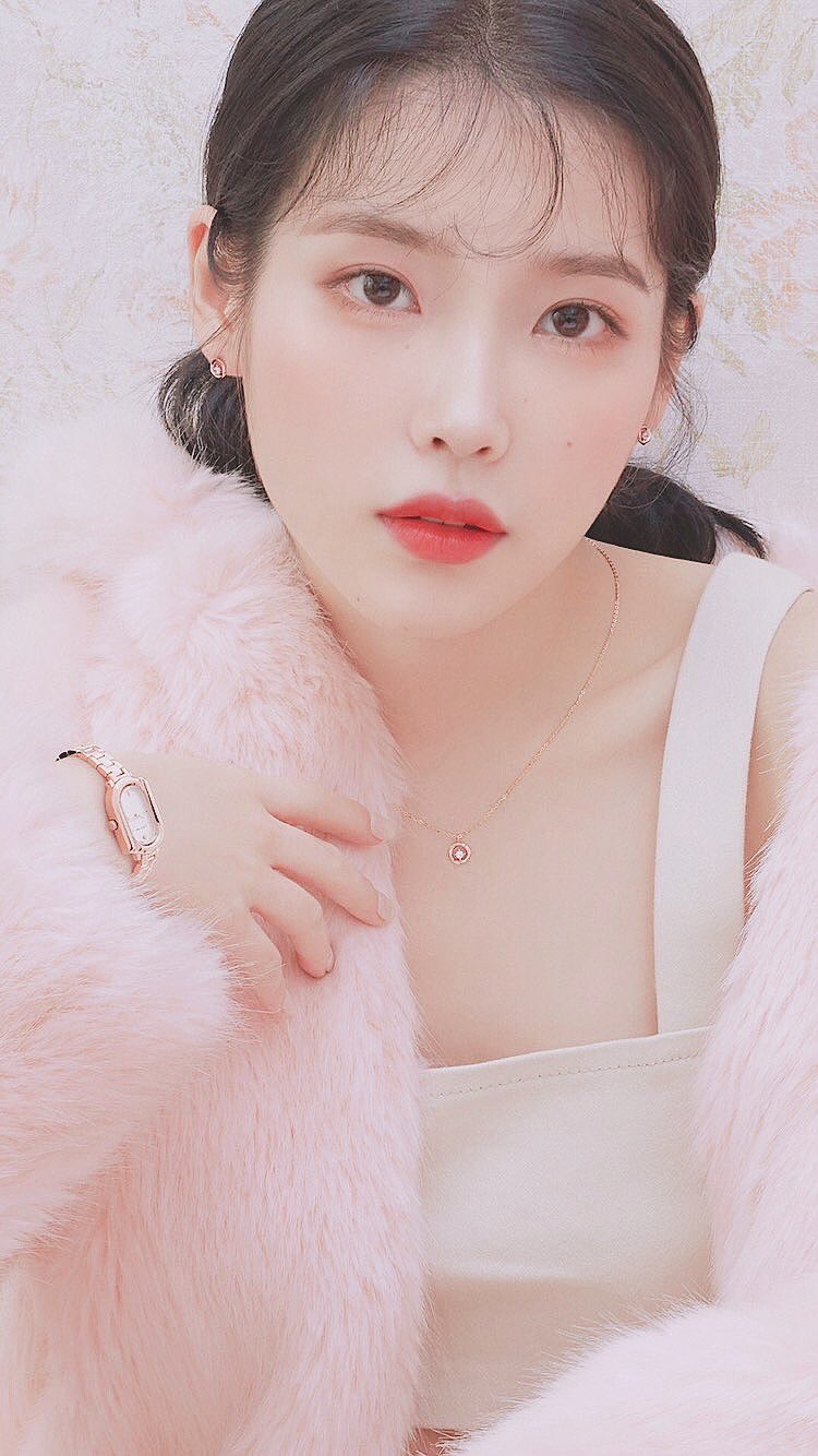 あこち やっぱタレ目って可愛いなあってアイユちゃんと田中みな実ちゃん見ながら思ってる Iu 아이유 T Co Msqcufnvvq Twitter