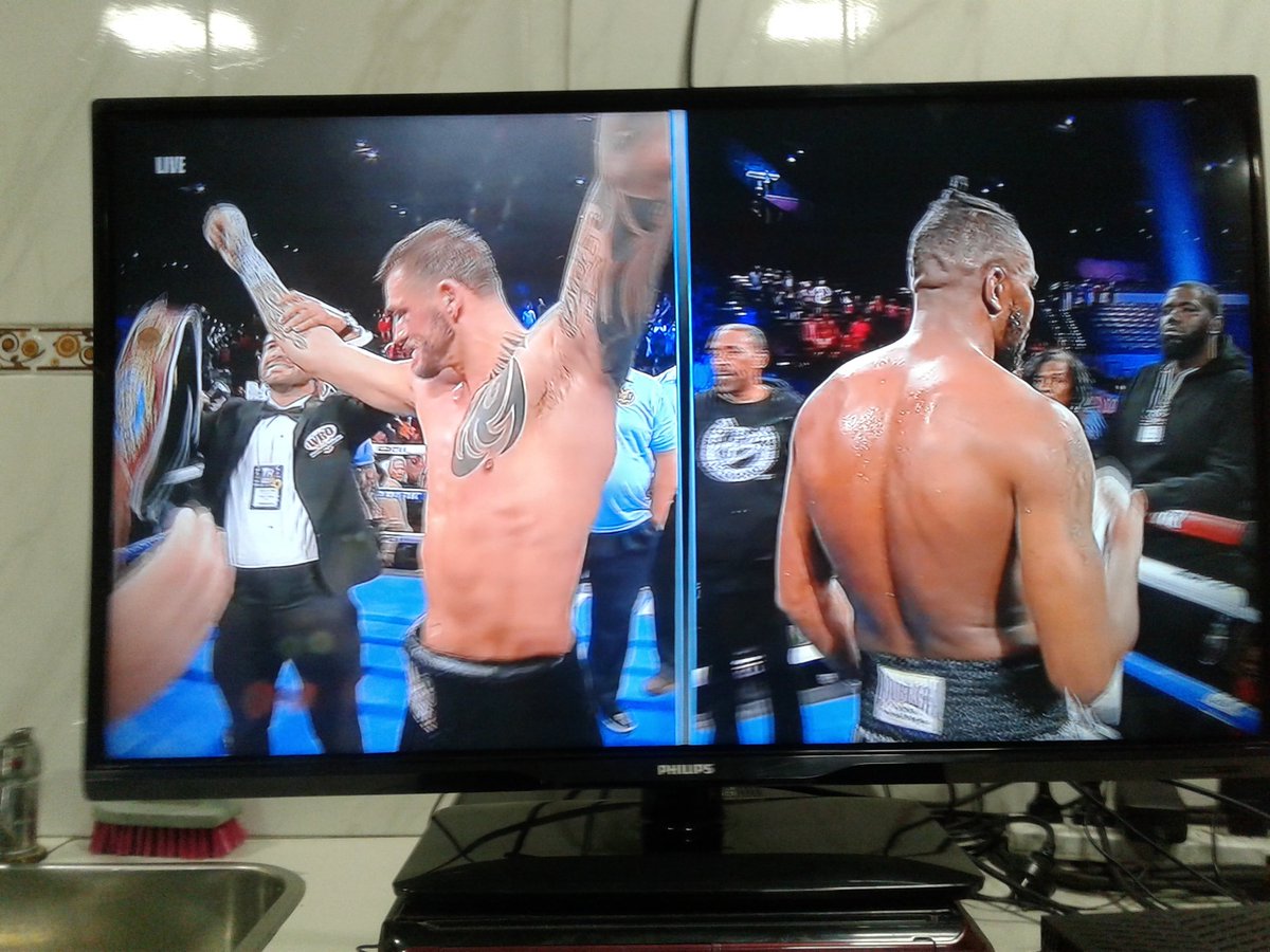 anibalsosa404's tweet photo. La victoria de Smith #HartSmithJr  muestra lo gran campeón👑 que es @bivol_d .
#Boxeo https://t.co/DWS3UYwsR9