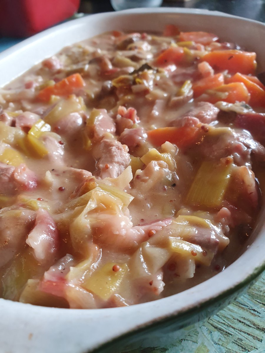 Beerwithfeather's tweet photo. Part 1 of my Pheasant Pie done
#pheasantPie #SundayDinner https://t.co/YAI8h4h2b9