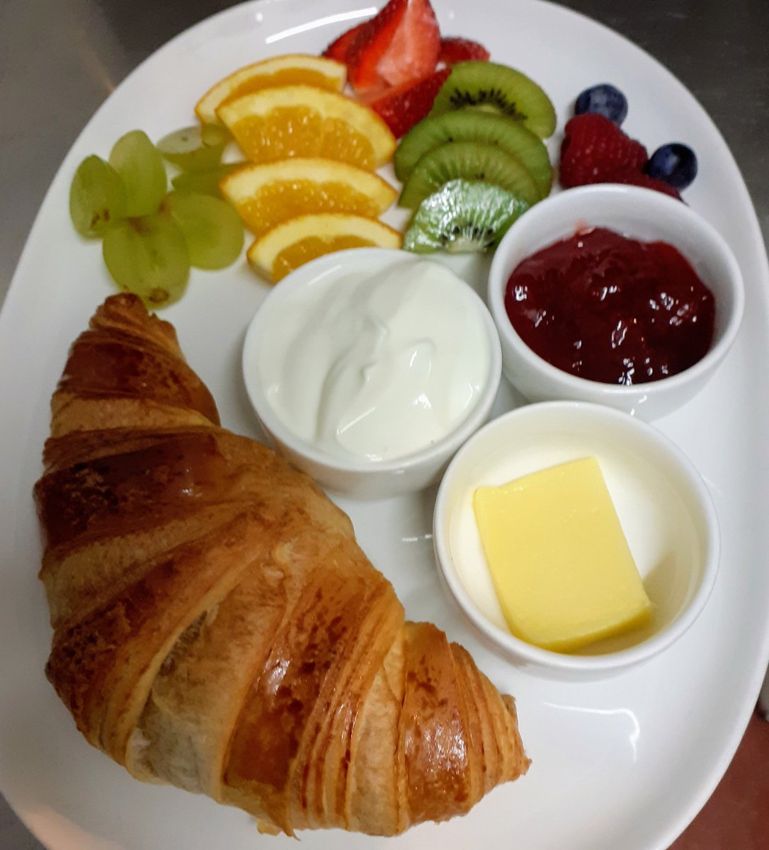 flatcatgallery's tweet photo. Now serving pancakes and croissants for breakfast 9.30 to 11.30am. Yum! https://t.co/wwESrHv5Mi