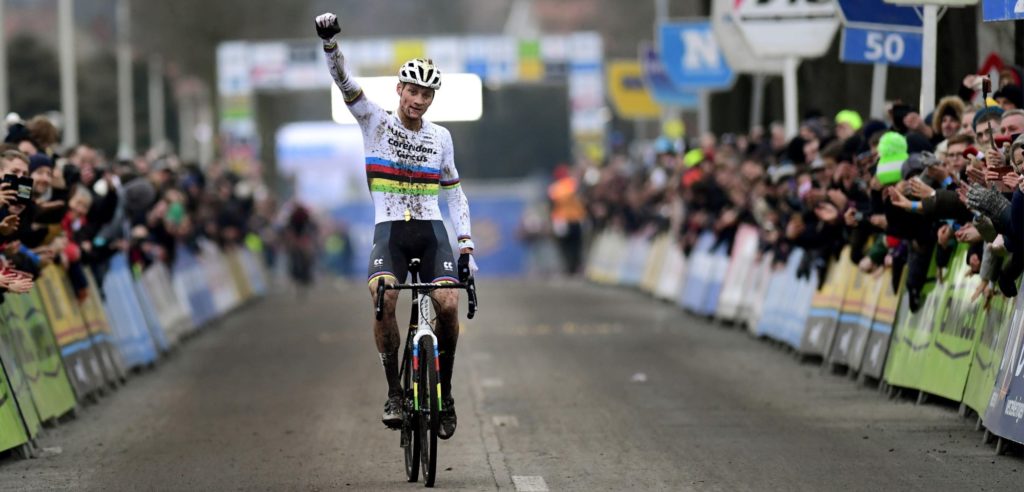 WielerFlits's tweet photo. Mathieu van der Poel na zesde nationale titel: “Ik kon mijzelf niet helemaal uitleven” https://t.co/5LkBECuOge 

#NKVeldrijden #Rucphen2020 https://t.co/TcEWC8wXl8