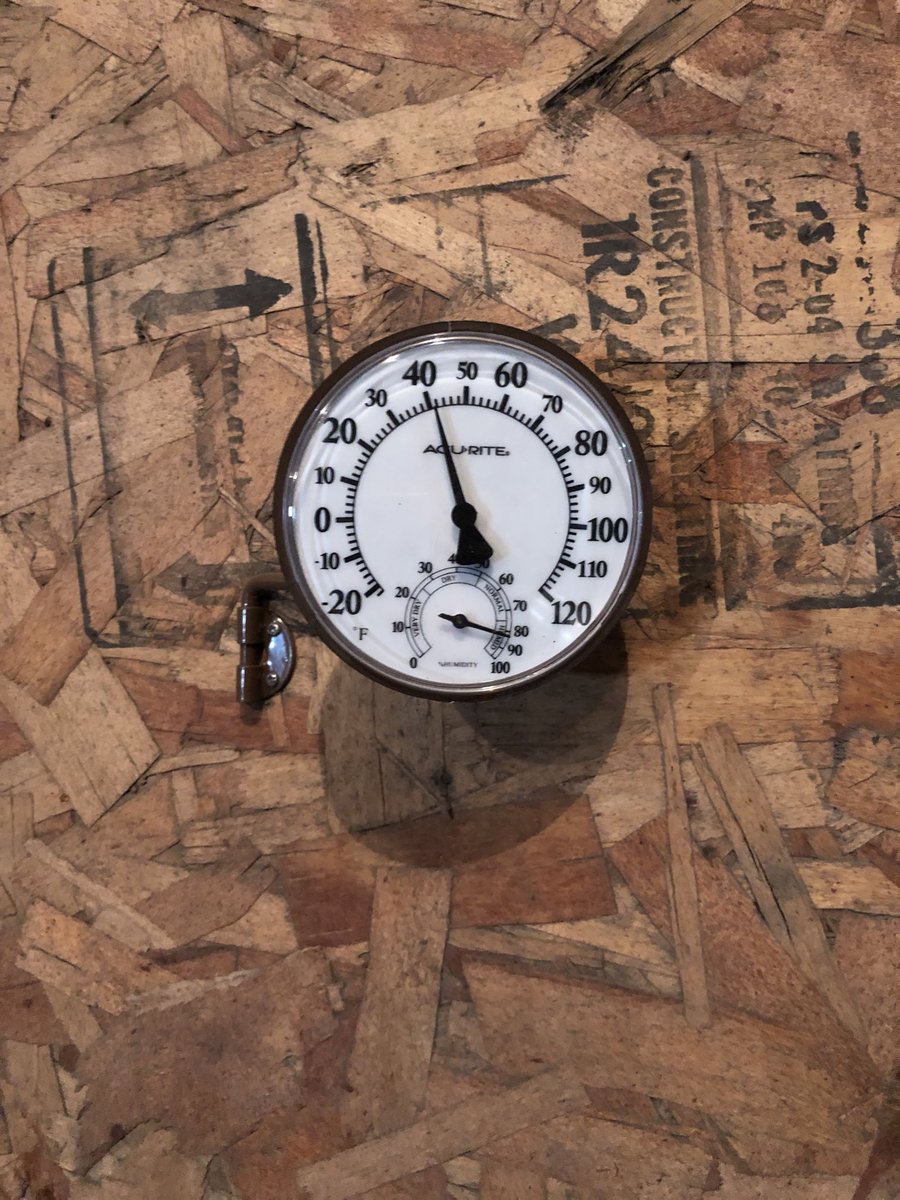 ChrisPawelski's tweet photo. And the verdict is ... temps only went up a couple of degrees or so. The barns held the cold! #onions #Januarywarmth #toowarm #Temperature https://t.co/lxorJnRN2k