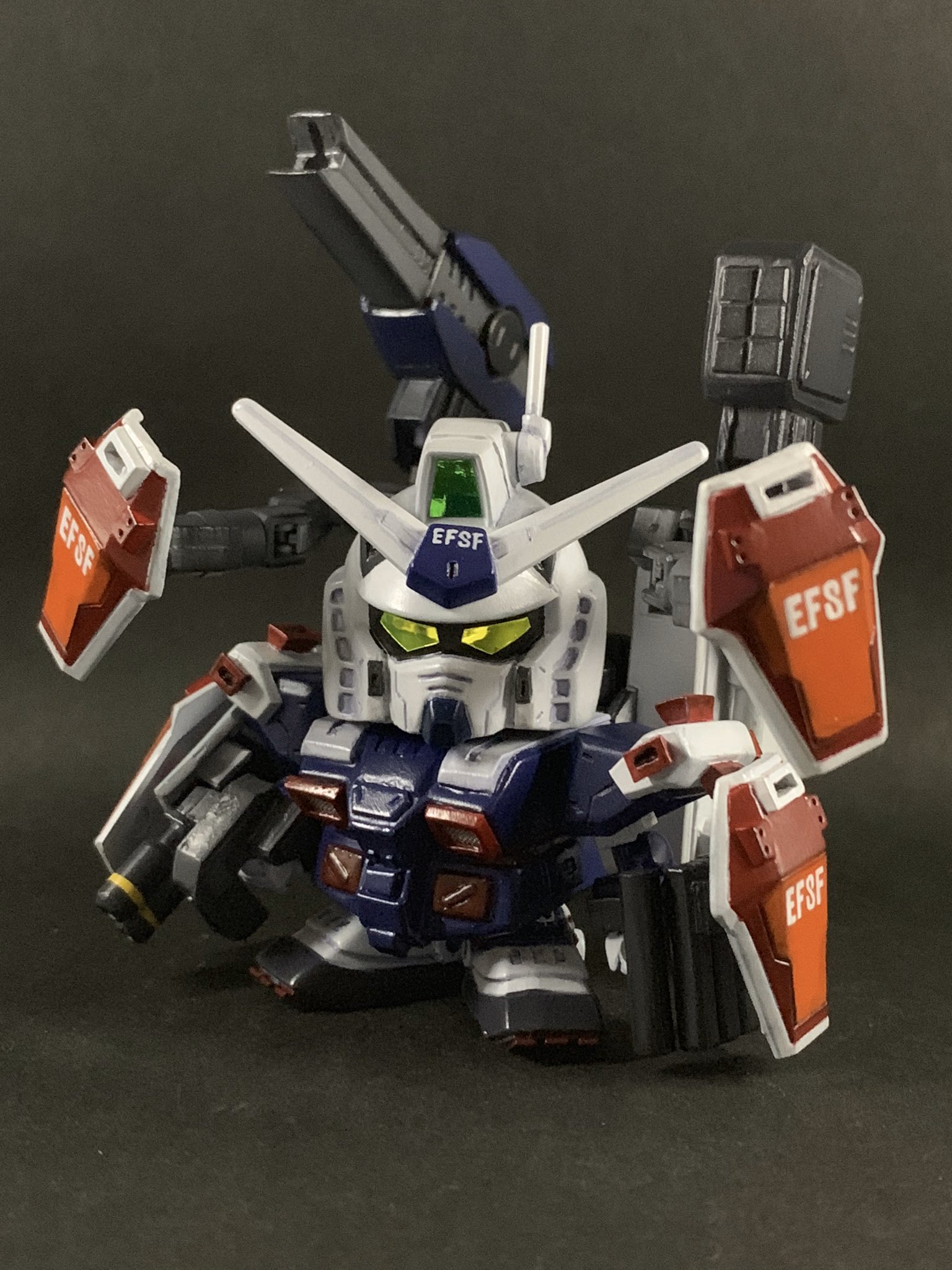 Twitter 上的 ドクロージ 戦士フルアーマーガンダム サンダーボルト の製作工程の図その3 それっぽく塗る デカールがないときは頑張って手書きしてみる 手書きで文字を書く技術はまだまだだなぁと反省する 終わり ガンプラ 戦士 フルアーマー