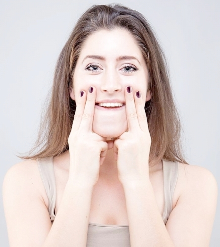 12 Yoga Exercises For Slimming Your Face j.mp/2MyvNYL