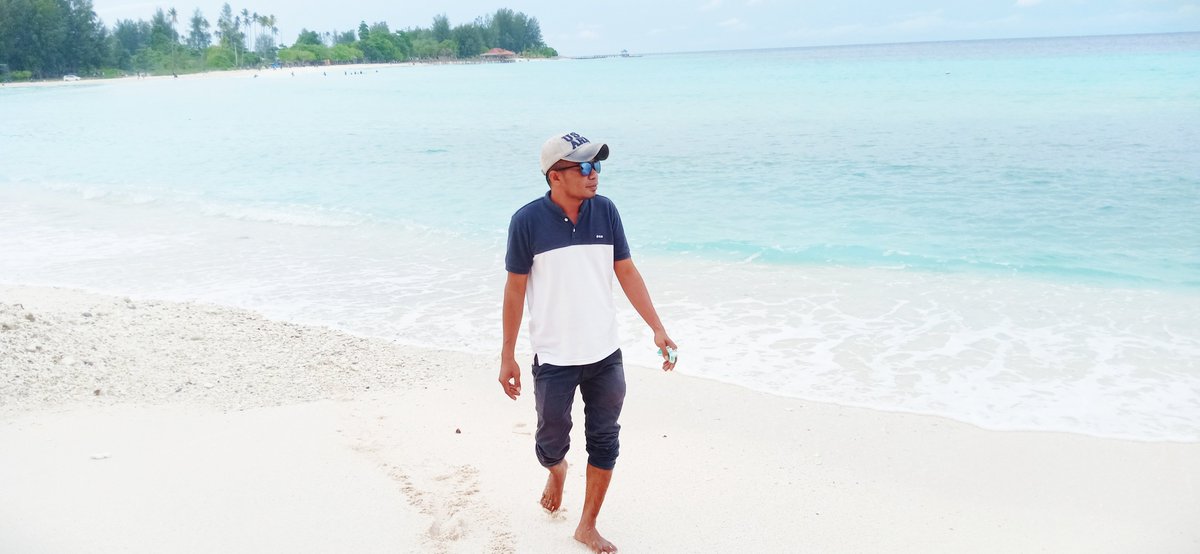 IcanAlu's tweet photo. Pantai Jiku marasa Kota Namlea kabupaten BUru provinsi Maluku https://t.co/DjQ6kgrlPB
