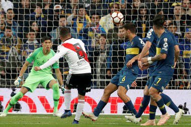 Boca haciendo la cola / River haciendo la cola