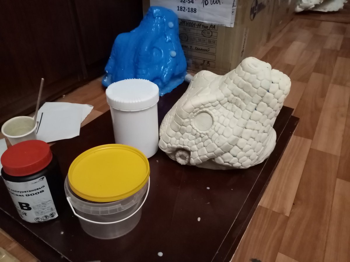tatiana_vivean's tweet photo. #Kaiman #Dorohedoro #inprogress #craft #craftinprogress #craftinprocess #cosplay  #fursuit #Lizard #macona_project https://t.co/IzEJmtSC5O