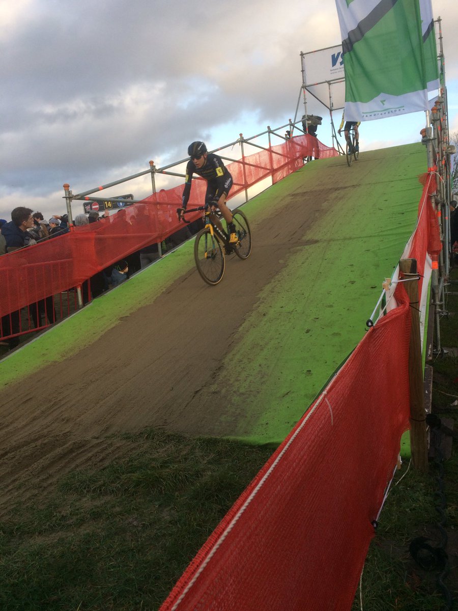 Walkies4Events's tweet photo. We zitten volop in de cyclocross https://t.co/7kXcFycXWa
