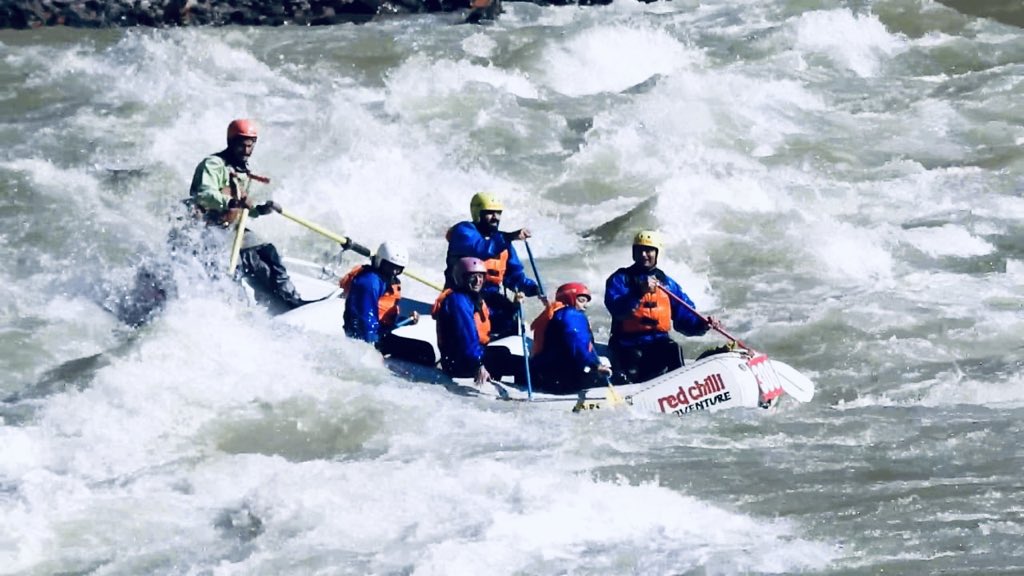 renuka_shetty's tweet photo. Wonderful beginning to 2020!! #gangariver #rishikesh #mussorie #dehradun #lovefornature https://t.co/vQZNuoZSfn