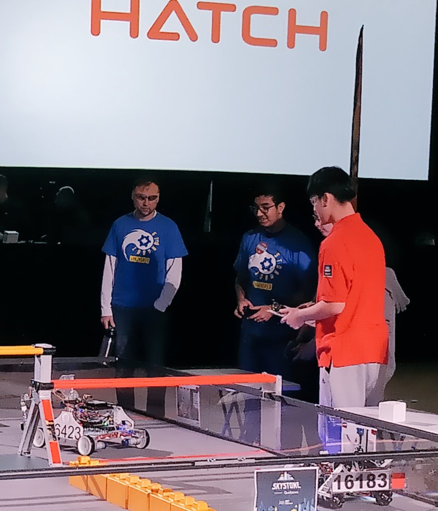 jeffbeattie2014's tweet image. @SaltfleetHWDSB 's @FTCTeams #Team16423 is in practice mode on the field at the very first FIRST Teach Challenge Ontario Champs at Durham College. 
@robotics_sdhs @frc2056 @RoboticsHWDSB @HWDSB 
@CANFIRST #2056WaysToInspire 
#Skystone