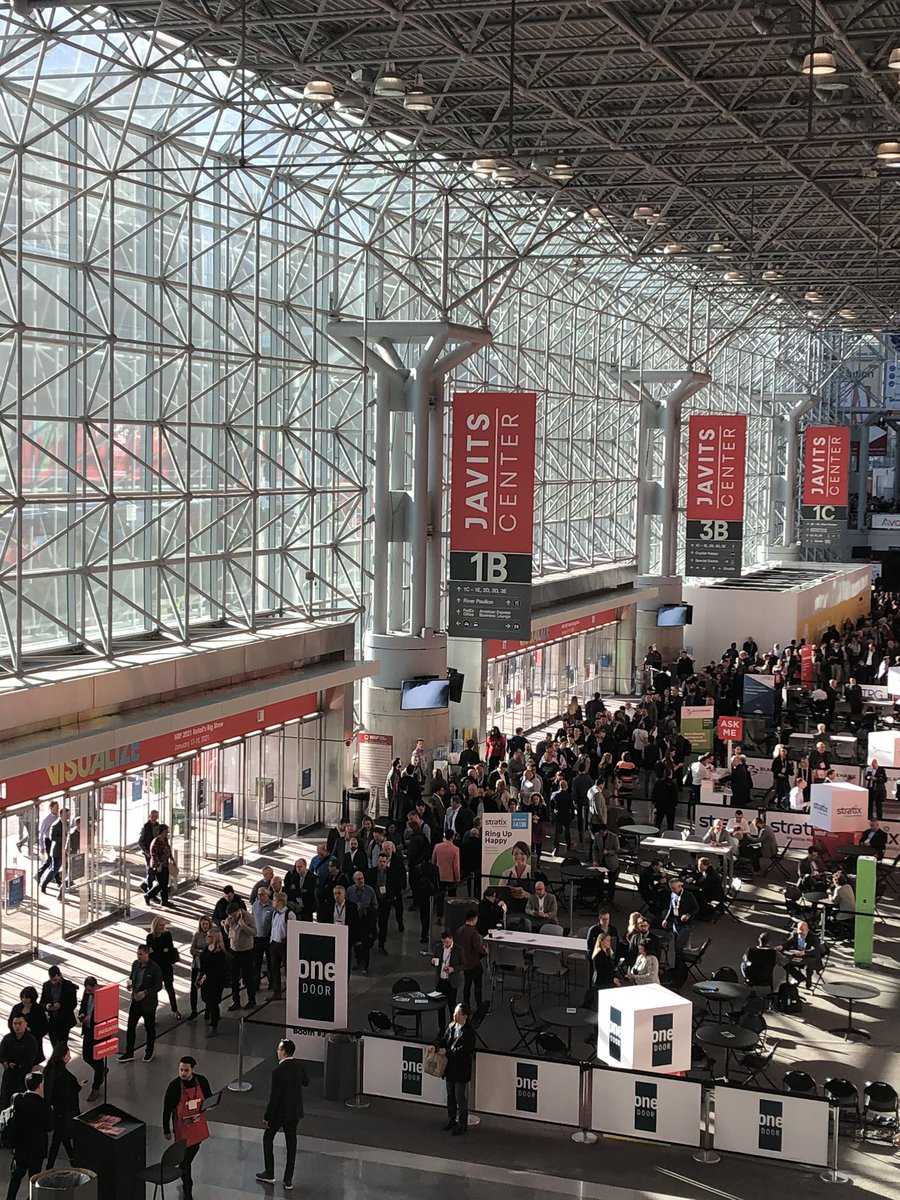 ElisabethCan17's tweet photo. Me and 37,000 of my closest retail friends lining up for #NRF2020 @AvanadeInc https://t.co/9cJD1ytIqg