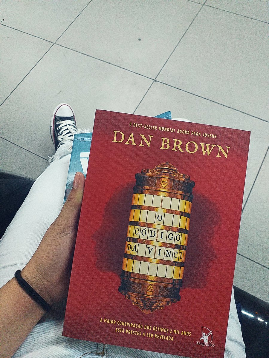 ellenalliv_'s tweet photo. meus livros = tudo pra mim #LivrosEmaisLivros https://t.co/4c7rRncEIO