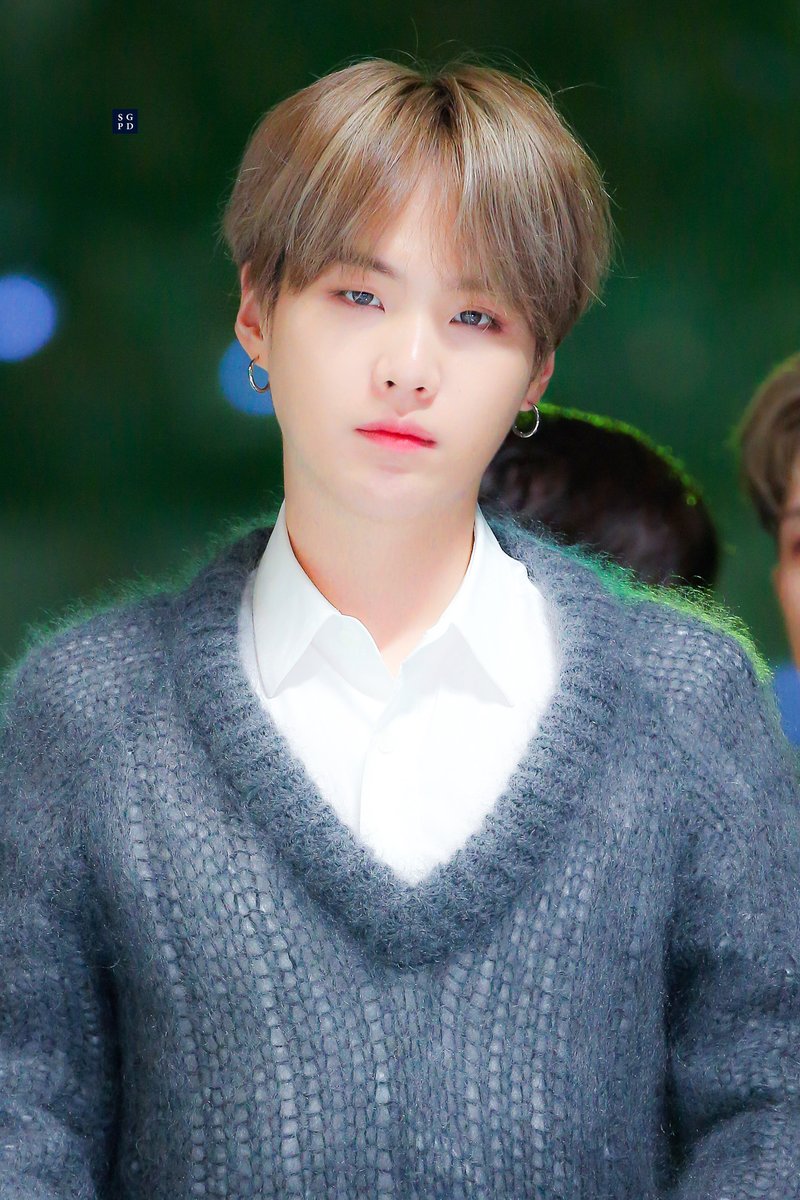 Sugapowder_0309's tweet photo. 191130 MMA

역시 마지막 윤기로 
사랑하오 
#BTS #SUGA #슈가 #민윤기 
@BTS_twt https://t.co/0iknZesHuu