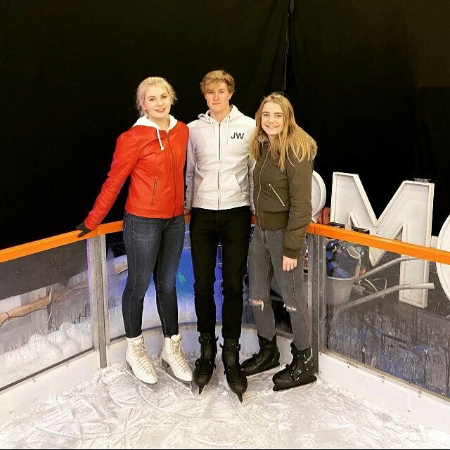ucdsubaqua's tweet photo. Trainee fun day! 🤩
We went ice skating and had a blast! ⛸ Just one of the many activites during the year, no matter if the water is frozen or not we still manage to get on or in it🌊❄️🌈 #ucd #ucdsac #trainees #dundrumonice https://t.co/2X9Xp7iGzq https://t.co/j5yaR1HIQX