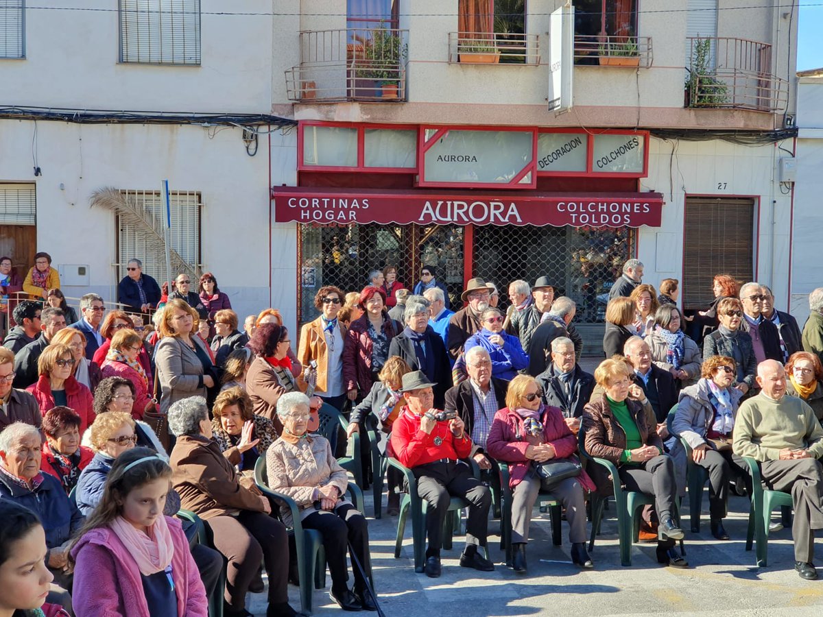 psoemolina's tweet photo. 🎵El Barrio del Sagrado Corazón ha  celebrado el III Encuentro de Cuadrillas organizado por AVESCO y la cuadrilla del Soto de los Álamos. 

Un barrio vivo que aúna tradiciones,  cultura y futuro 

@FuensantaMarti8 @JuliaFernadezCa @NortesSoledad   @MariaMtezPay  con el vecindario https://t.co/yVb9hOKZNt