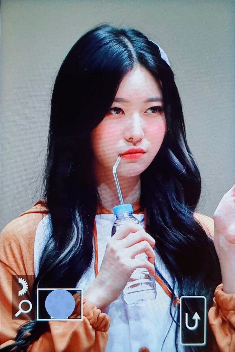 Jane_971220's tweet photo. 200112 [미리보기] 대방 팬사인회 (1)

#모모랜드 #제인 #MOMOLAND #JANE @MMLD_Official https://t.co/wgtH5iZhks